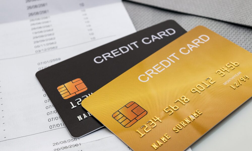 エポスカードと楽天カードの比較決定版!2枚持ち活用法も詳しく解説